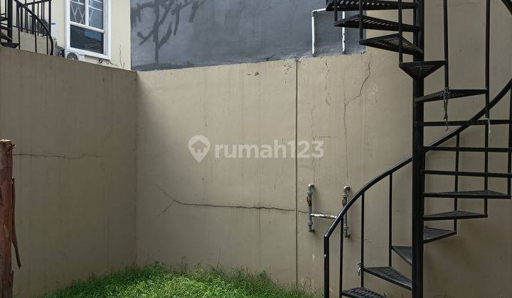 Disewakan Rumah Suvarna Cluster Chiara 2 Lantai Rapi Apik Siap Huni 9