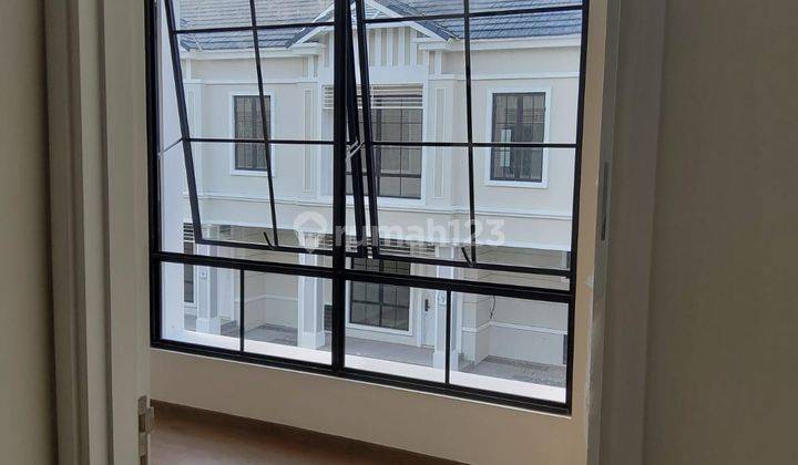 Rumah baru 2 lantai cantik siap huni 6