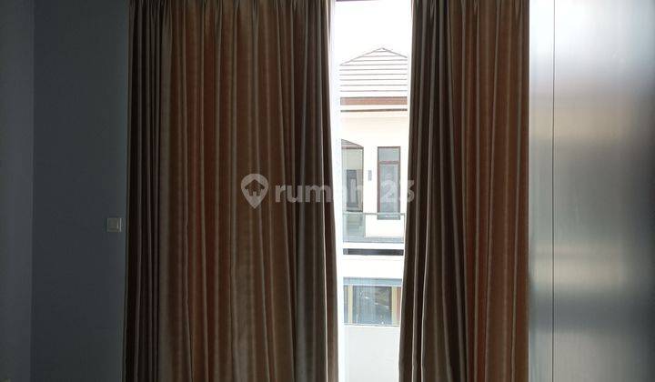 Rumah 2 lantai sewa siap huni Tangerang 13