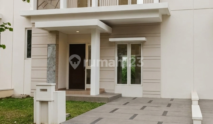 Disewa Cluster Elysia Hook Taman Belakang Sudah di Keramik dan Kanopi