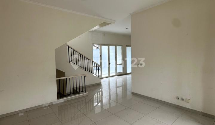 Large 10X18 House in Suvarna Sutera Already Renovated, Ready to Occupy 2