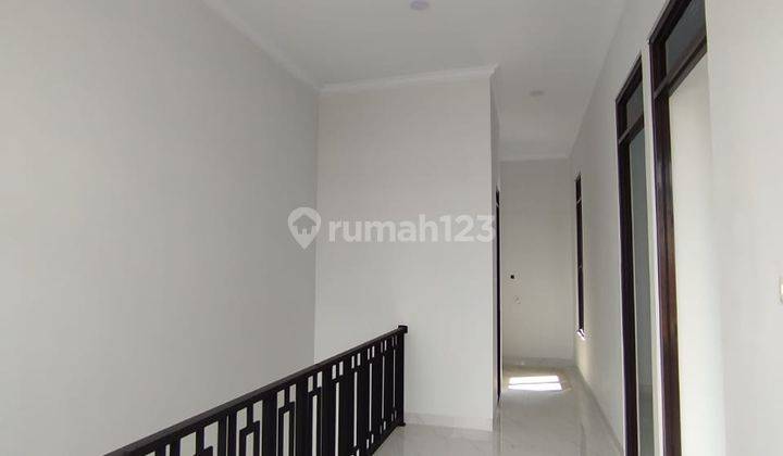 Dijual Rumah 2 Lantai Minimalis di Harapan Indah Bekasi 2