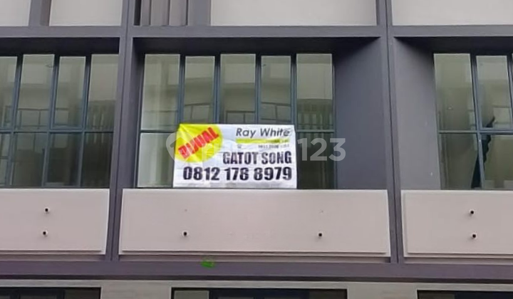 For Rent: Double Row Road-Facing Shop House, Enchante Shop House in BSD City For Rent: Double Row Road-Facing Shop House, Enchante Shop House in BSD City