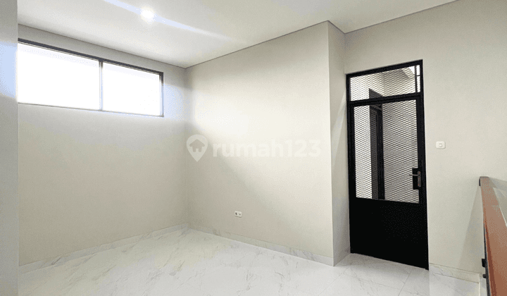 Rumah Baru Modern Di Kencana Loka Bsd, Posisi Hook 2