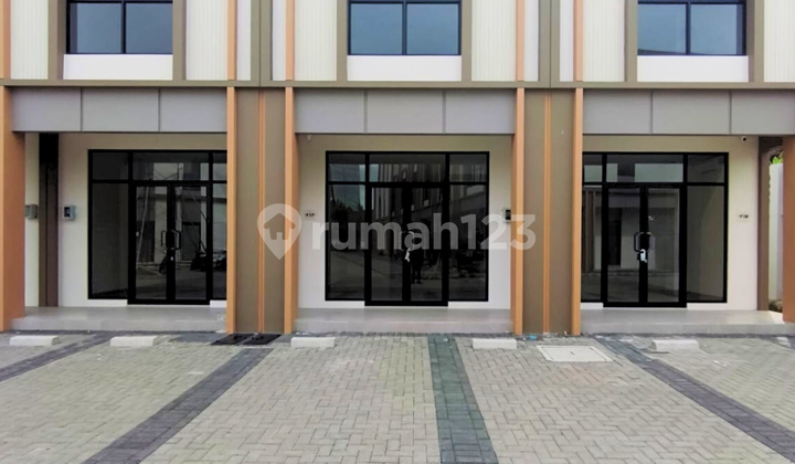 7 Adjacent Shophouses for Rent in Illago Gading Serpong! Move-In Ready and Strategic Location.