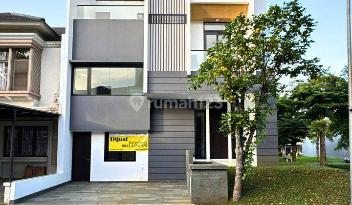 Rumah Baru Modern Konsep Split Level di Greenwich Bsd City 2