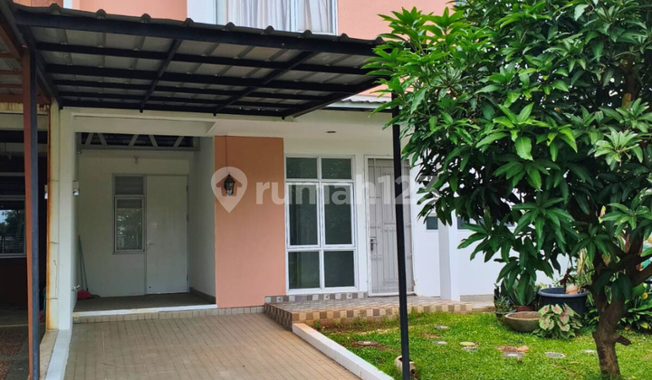 Garden-Facing House Near Toll Road and BSD City KRL Station! 2