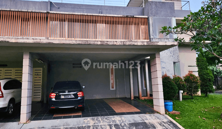 Rumah Hoek Dengan Swimingpool di Delatinos Bsd 2