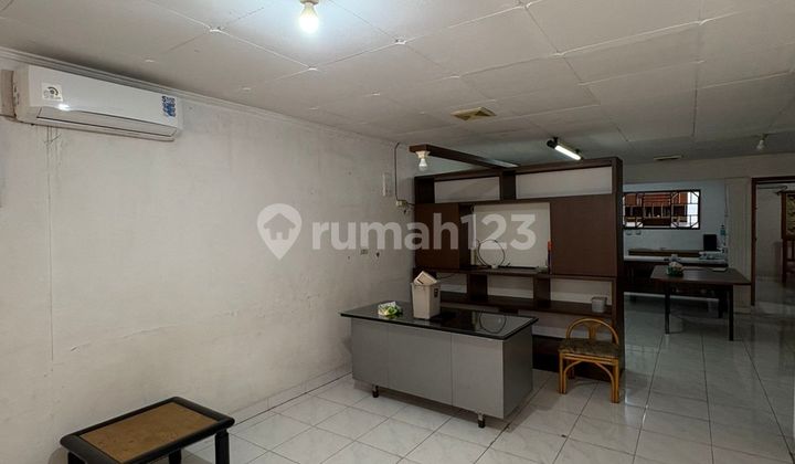 For Rent House in West Pluit. 1 Floor Semi Furnished 2