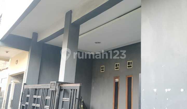 Active Boarding House in the City Center at Gardujati Wing, Bandung 1