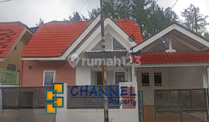 For Sale: Ready-to-Occupy House Near Pasmod Nusaloka BSD Tangsel, Fl