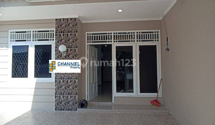 RUMAH SIAP HUNI BARU SELESAI RENOVASI RAPIH, RUMAH DI BSD, AN 2