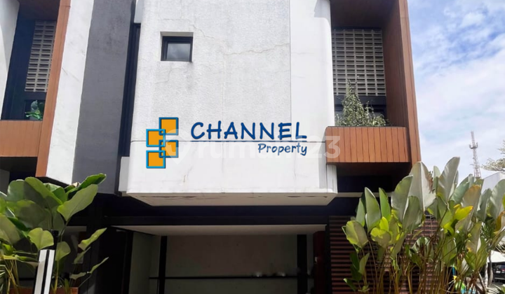 Jual Rumah Modern Furnished Lokasi Strategis BSD Tangsel, Fl