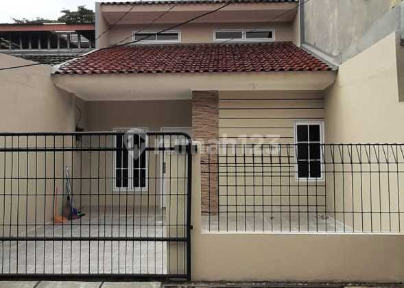 Beautiful Ready-to-Occupy House in BSD - Good August Beautiful Ready-to-Occupy House in BSD - Good August