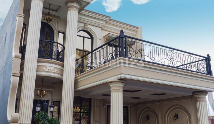 Johar Mansion Brand New Ready With Pool Promo Free Full Furnished Kavling A7 Rumah Mewah Klasik Mediteranian 2 Lantai, Sleman, Yogyakarta