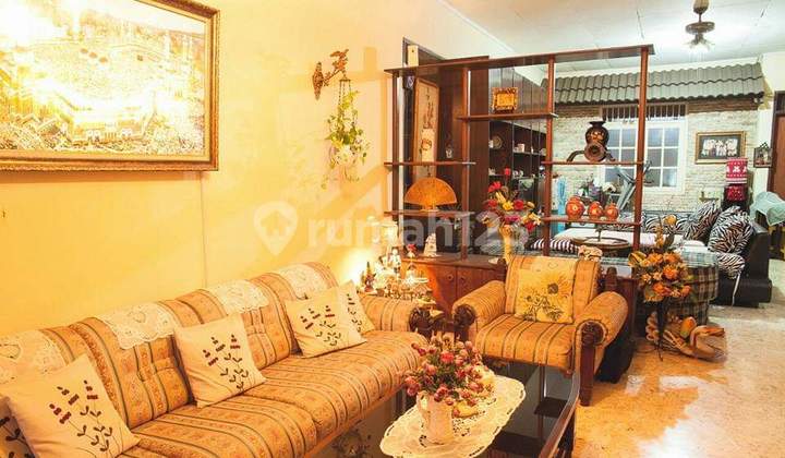 Price Drop!!! Nice House with SHM Solo Baru, Land Area 200m2, Building Area 125m2