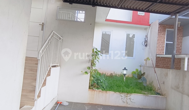 House for Rent in Bukit Nusa Indah, Ciputat, South Tangerang. House for Rent in Bukit Nusa Indah, Ciputat, South Tangerang.