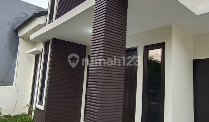 Rumah Dijual Dalam Cluster di B S D Serpong, Tangerang Selatan