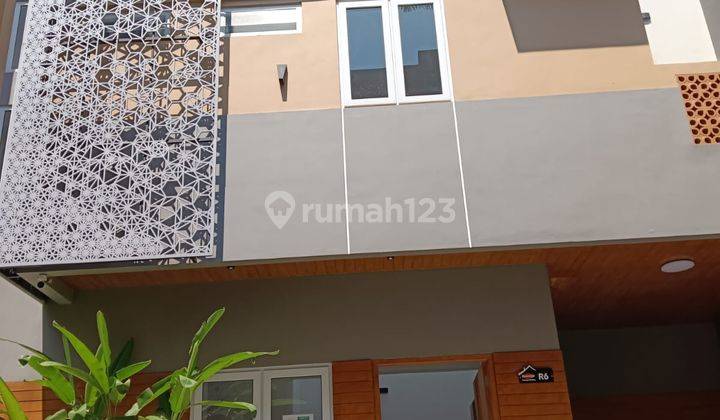 Rumah baru 3 lantai di Casavaya Rindang Warung Sila Jagakarsa 2