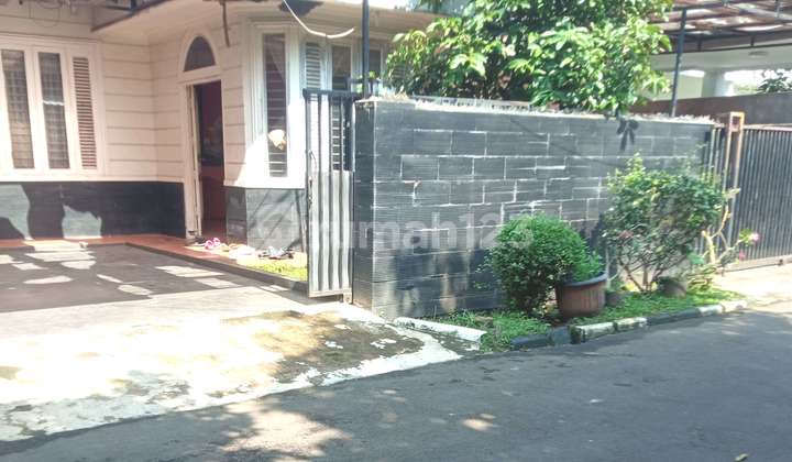 Rumah super strategis di Pejaten Indah 2