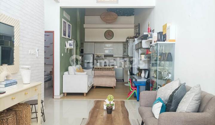 Affordable ready-to-occupy house in Permata Green Cinere. 2