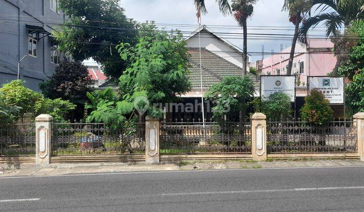 Jual Rumah Pusat Kota Cocok Buat Hotel. Atau Tempat Makan 1