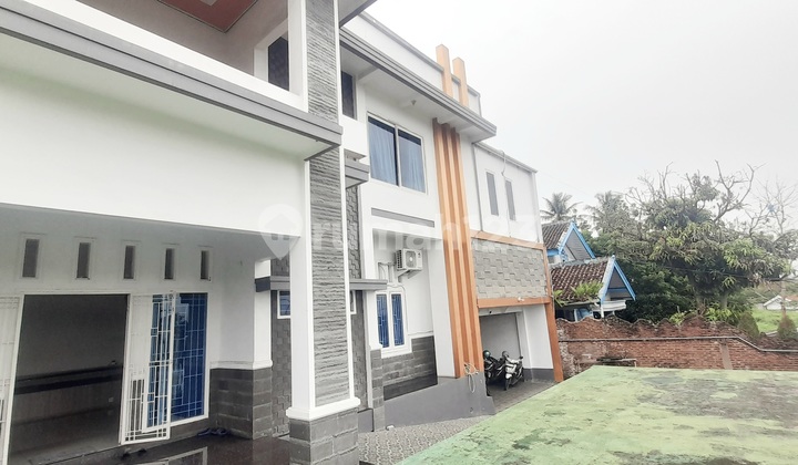 Di Jual Rumah Dan 3 Kios Untuk Tempat Usaha, Lokasi Pinggir Jalan Besar Dekat Universitas Di Jual Rumah Dan 3 Kios Untuk Tempat Usaha, Lokasi Pinggir Jalan Besar Dekat Universitas