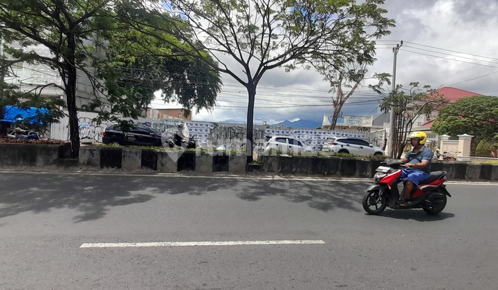 For Rent Land On Jl. Gajah Mada Near Graha Husada Hospital Suitable For Cafe