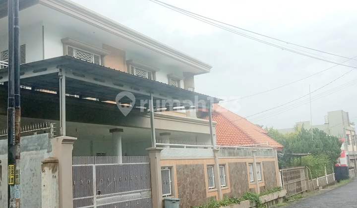 2-Storey House for Rent with Sea View and Spacious Parking