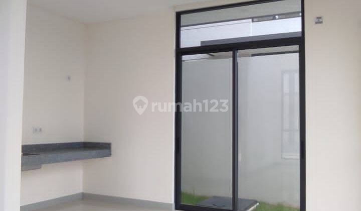 Rumah Hook 3 Lantai di Cluster Sentarum, Jakarta Timur 5