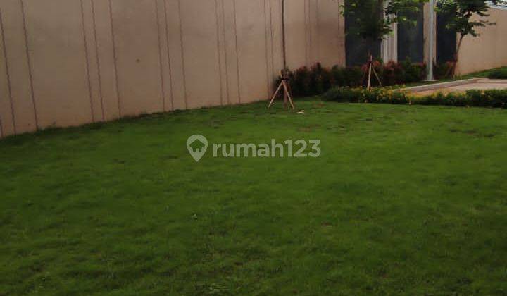 Rumah Hook 3 Lantai di Cluster Sentarum, Jakarta Timur 3