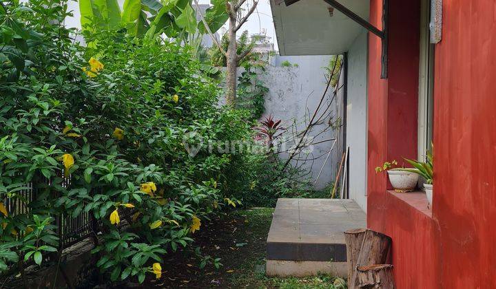 Rumah 2 lantai,ada tanah samping,dekat dengan kolam renang 2