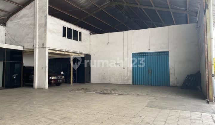 Ready-to-Use Warehouse, Kedung Cowek Main Road