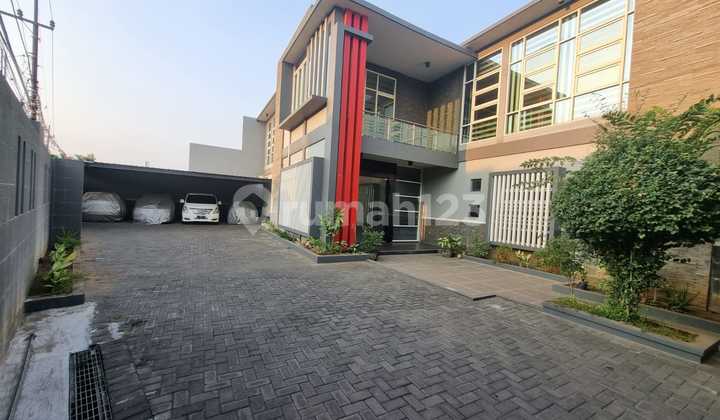 Ready-to-Use Warehouse & Office, Jl Harun Tohir, Pulopancikan, Gresik