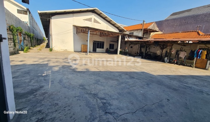 Ready-to-Use Warehouse, Kedung Cowek Main Road