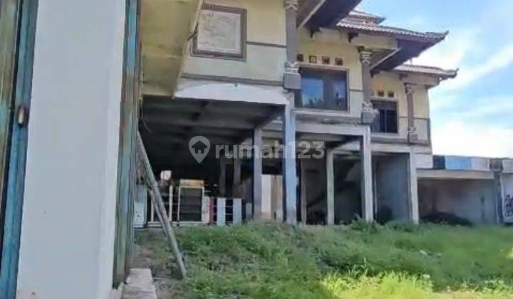 Raya Ida Bagus Mantra Gianyar Bali