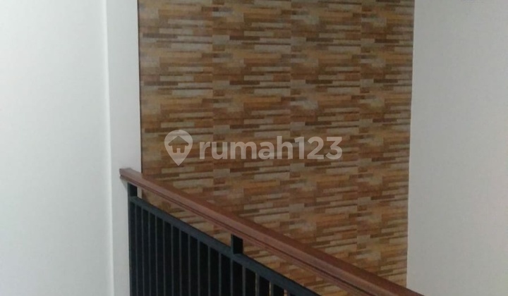 Rumah 2 lantai modern Kreo gotong royong bagus KPR bank 4