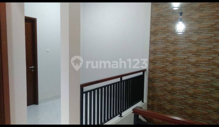 Rumah 2 lantai modern Kreo gotong royong bagus KPR bank 5