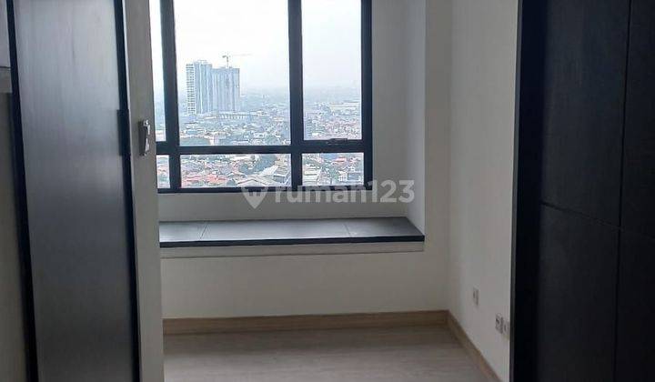 Apartemen Collins Boulevard Baru Semi Furnished TowerThe Scott. 1