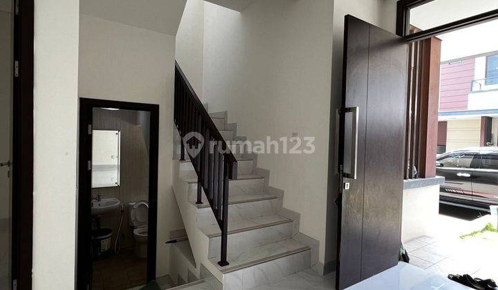 Rumah 2 lantai semi furnish siap huni Lavon Swan City, Cikupa 1