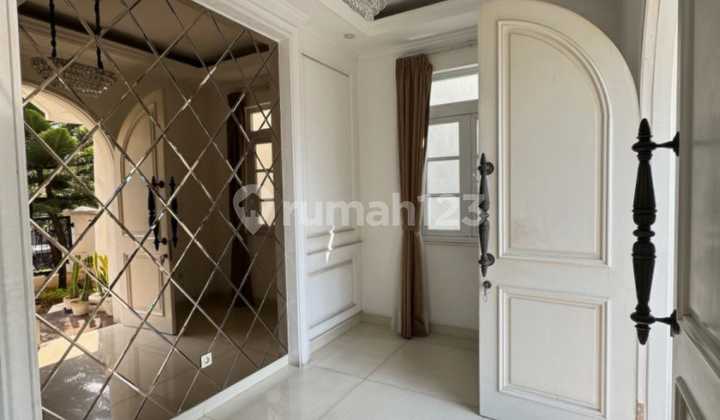 Rumah Bagus American Classic Raya Taman Golf Modern Tangerang