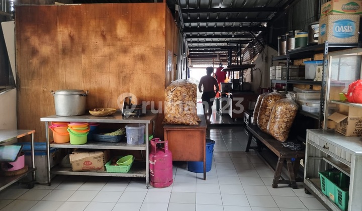 4-Story Shop House by Mangga Besar Main Road, West Jakarta 2