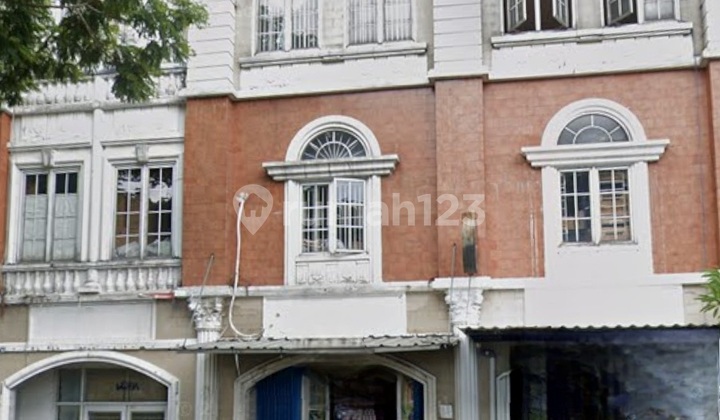 Ruko 3 Lantai Hadap Jalan Raya Bolsena Blok E Gading Serpong