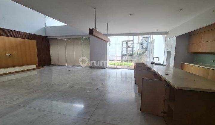 Rumah Semi Furnished di Perumahan Intercon Kebon Jeruk Jakarta Siap Huni 1