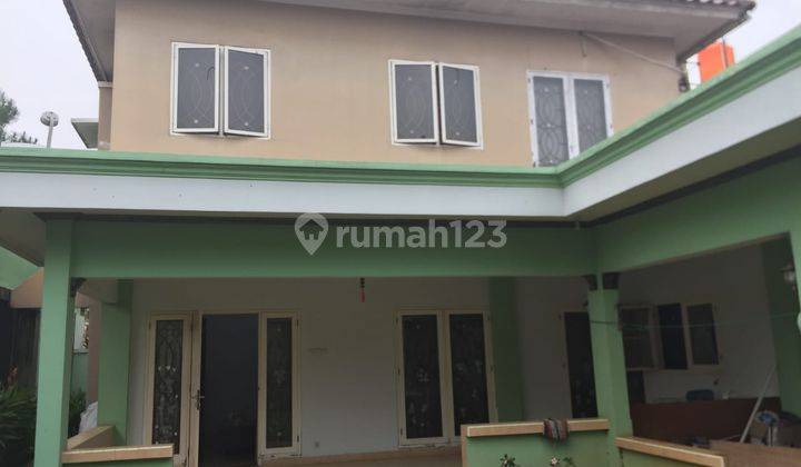 Rumah Besar di Vila Melati Mas 2 Lantai Tangerang Selatan  2