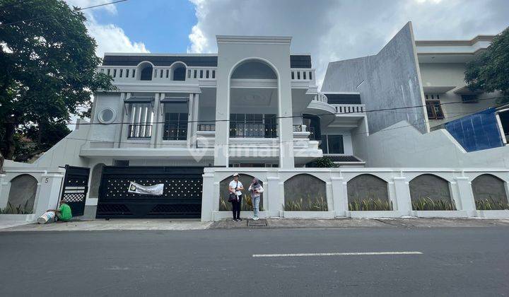 Rumah Mewah di Denpasar Bali Lokasi Strategis Semi Furnished 1