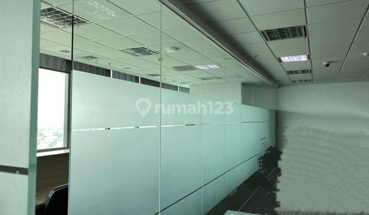 Disewakan Office St Moritz Lantai Sedang Semi Furnished Terkoneksi Ke Mall Lippo Puri Jakarta Barat 2