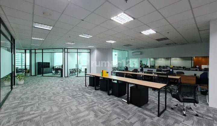 Disewakan Office St Moritz Lantai Sedang Semi Furnished Terkoneksi Ke Mall Lippo Puri Jakarta Barat 1