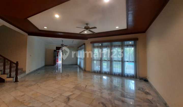 Dijual Rumah Lama Terawat di Kemang Dalam 2