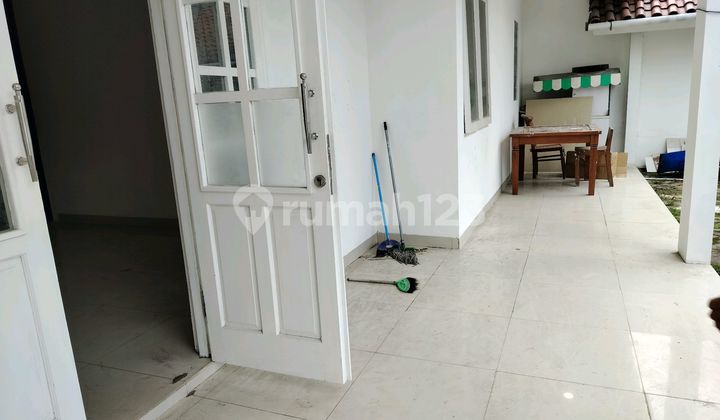 House Near Highway and LRT Line and Close to the Area.